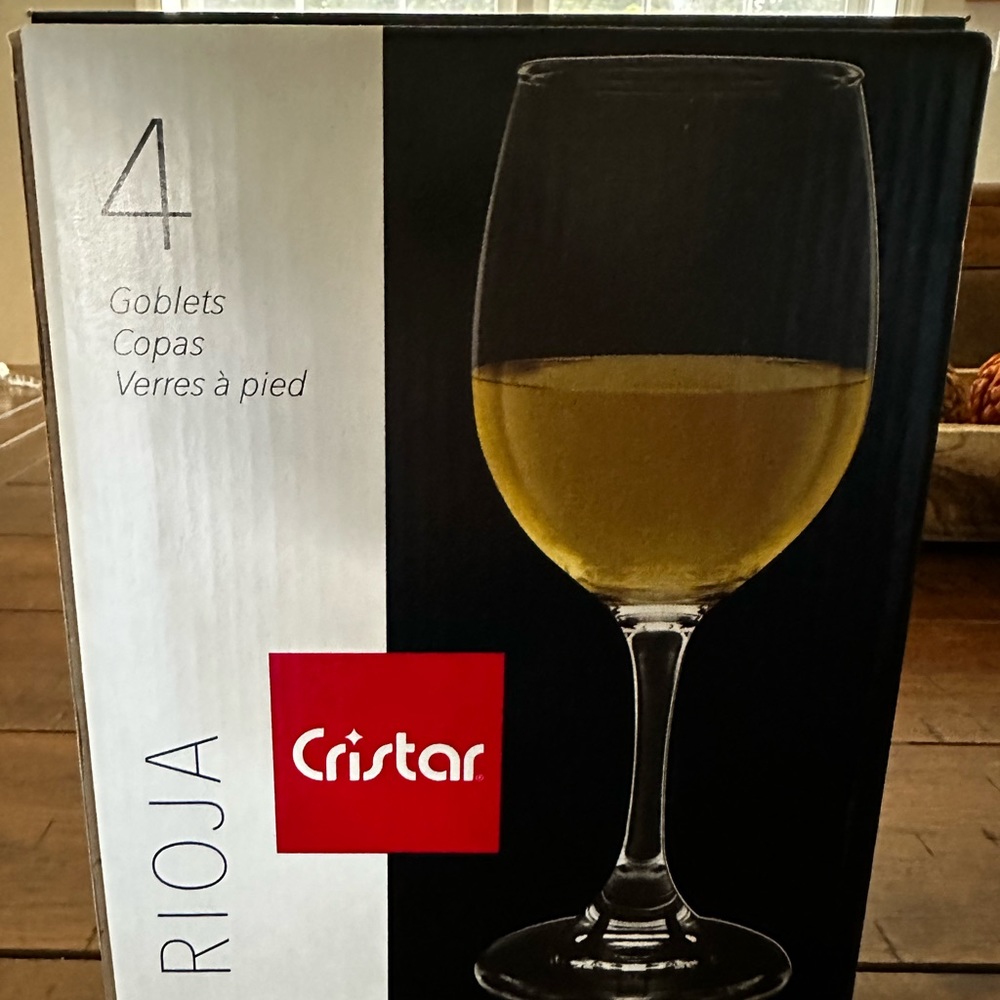 Wine glasses - set of 4